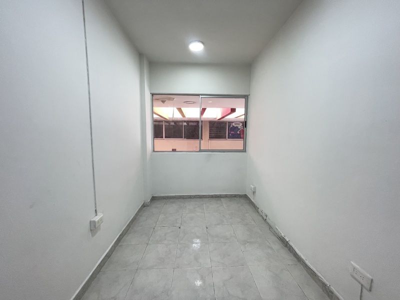 Local en arriendo Antioquia Medellín Los Alpes 20 m2 Habitaciones 0 Baños 2 Garajes 0 Precio $1700000