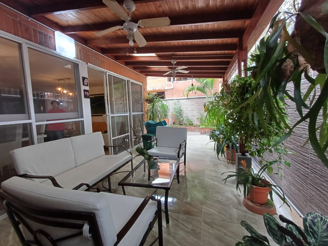 Casa en venta Valle Del Cauca Jamundí Cr Castillo La Herreria Ii 320 m2 Habitaciones 3 Baños 2 Garajes 3 Precio $649000000