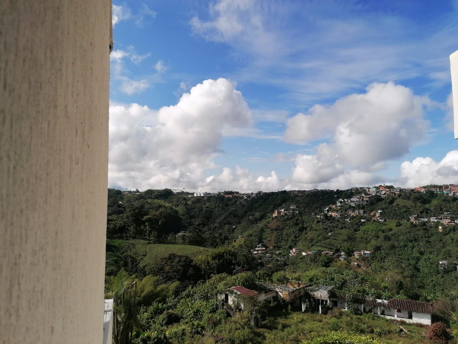 Apartamento en arriendo Risaralda Pereira Jardin De Velez Y Velez 83 m2 Habitaciones 3 Baños 2 Garajes 1 Precio $2800000