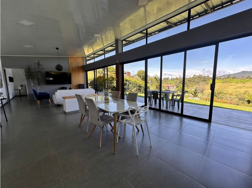 Casa en venta Antioquia El Carmen De Viboral El Carmen De Viboral 280 m2 Habitaciones 4 Baños 5 Garajes 3 Precio $1700000000