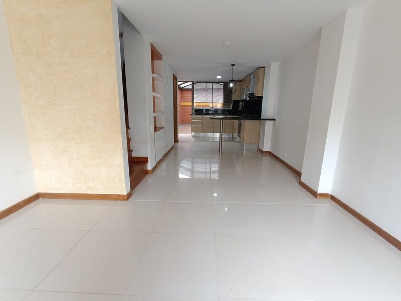 Casa en arriendo Antioquia La Estrella La Ospina 180 m2 Habitaciones 3 Baños 3 Garajes 1 Precio $4500000