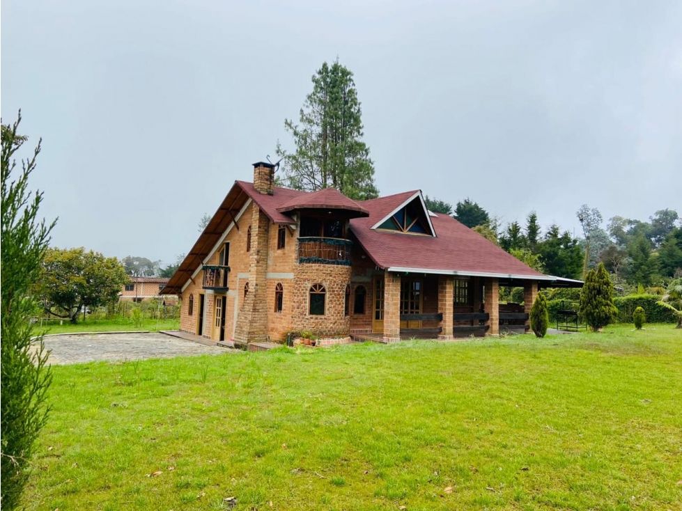 Casa en arriendo Antioquia Medellín Medellín 150 m2 Habitaciones 4 Baños 3 Garajes 2 Precio $8000000