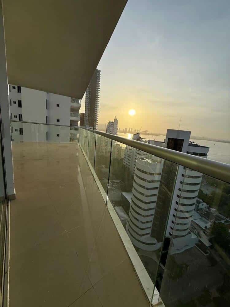 Apartamento en arriendo Bolívar Cartagena Boca Grande 169 m2 Habitaciones 3 Baños 3 Garajes 2 Precio $7800000