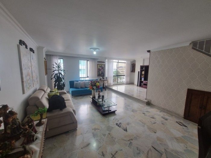 Apartamento en venta Valle Del Cauca Cali San Vicente 141 m2 Habitaciones 4 Baños 5 Garajes 2 Precio $395000000