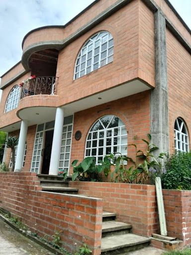 Casa en arriendo Antioquia Envigado Zúñiga 217 m2 Habitaciones 5 Baños 5 Garajes 1 Precio $10000000