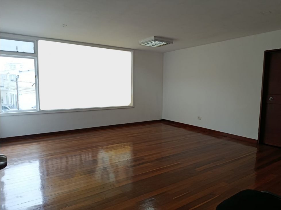 Oficina en arriendo Caldas Manizales Los Rosales 28 m2 Habitaciones 0 Baños 1 Garajes 0 Precio $1679440