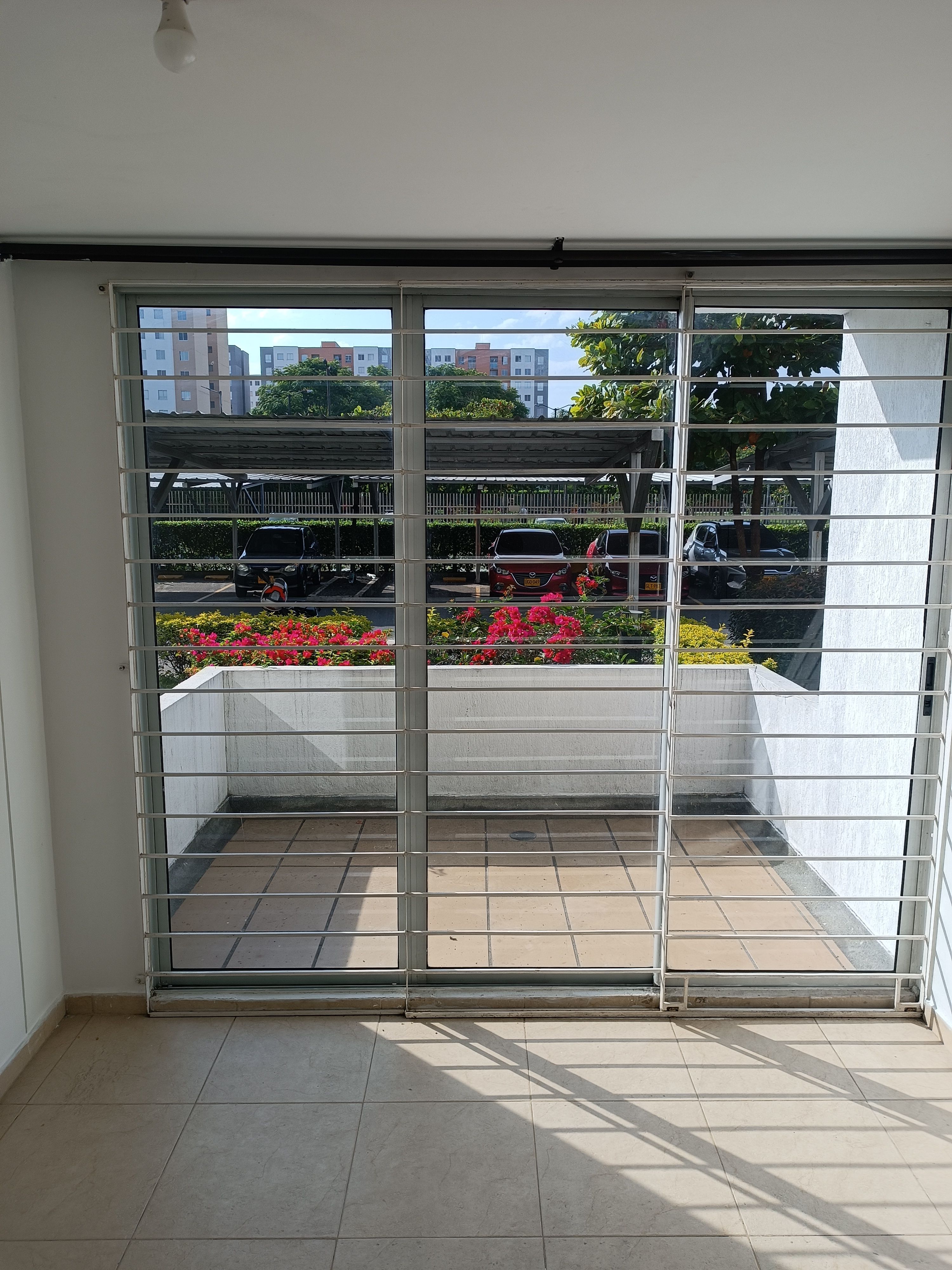 Apartamento en arriendo Valle Del Cauca Palmira Cr Mulino 65 m2 Habitaciones 3 Baños 2 Garajes 1 Precio $1250000