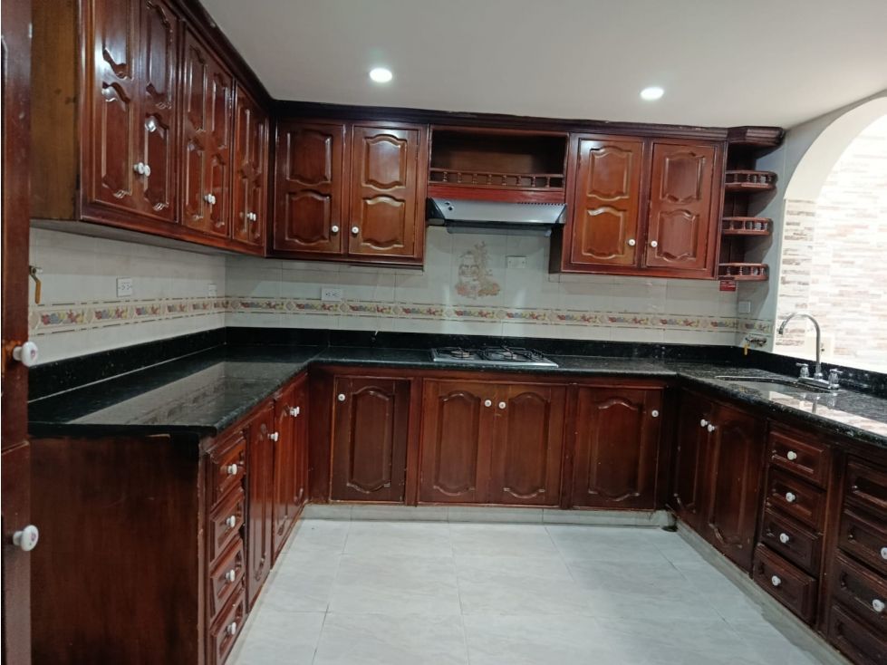 Casa en arriendo Antioquia Medellín La Gloria 130 m2 Habitaciones 3 Baños 2 Garajes 1 Precio $3900000