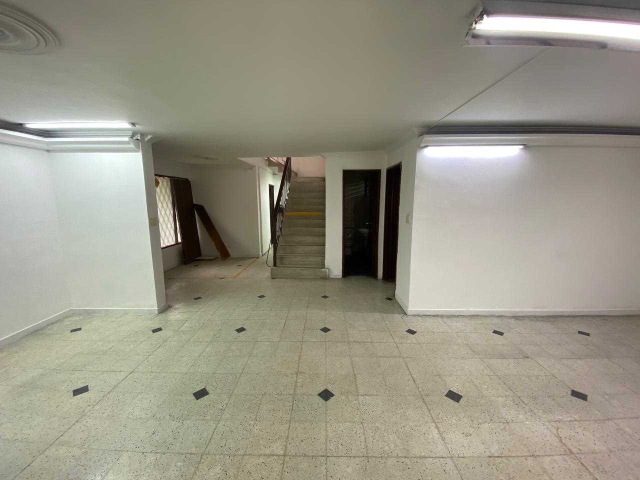 Casa en arriendo Antioquia Medellín Los Conquistadores 340 m2 Habitaciones 4 Baños 4 Garajes 2 Precio $18200000