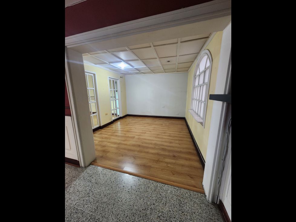 Apartamento en arriendo o venta Antioquia Medellín La Castellana 209 m2 Habitaciones 7 Baños 3 Garajes 0 Precio venta $870000000 Precio arriendo $4500000