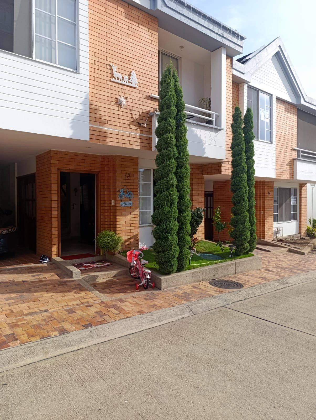 Casa en venta Santander Floridablanca Br La Colina Campestre 160 m2 Habitaciones 4 Baños 5 Garajes 2 Precio $725000000