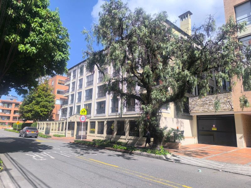 Apartamento en arriendo Cundinamarca Bogotá San Patricio 211 m2 Habitaciones 3 Baños 4 Garajes 2 Precio $8230000