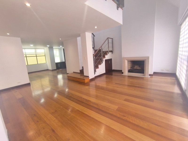 Apartamento en arriendo Cundinamarca Bogotá San Patricio 211 m2 Habitaciones 3 Baños 4 Garajes 2 Precio $7500000