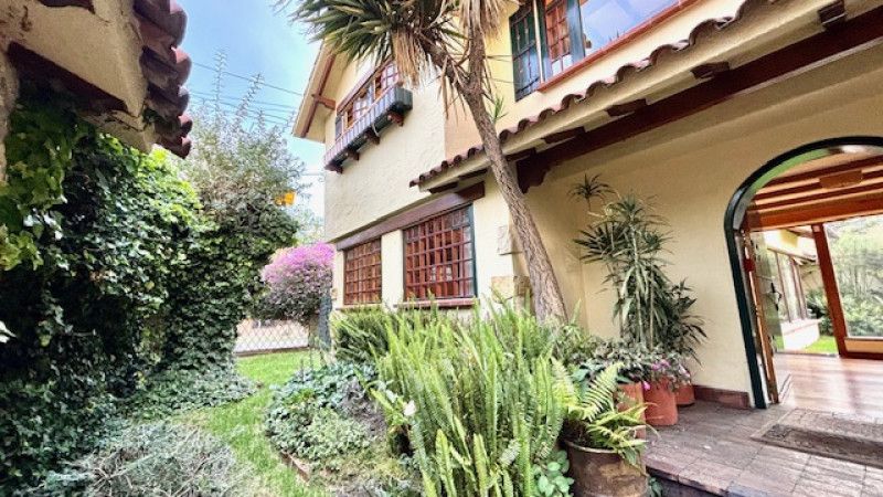 Casa en venta Cundinamarca Bogotá Santa Barbara Alta 364 m2 Habitaciones 3 Baños 3 Garajes 4 Precio $3500000000