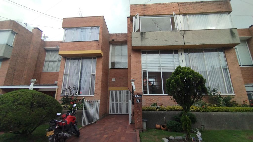 Casa en arriendo Cundinamarca Bogotá Maranta Iii Sector 96 m2 Habitaciones 2 Baños 2 Garajes 2 Precio $3500000