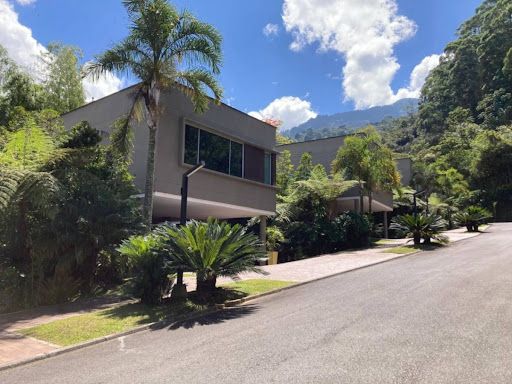 Casa en arriendo Antioquia Envigado Loma Del Atravesado 270 m2 Habitaciones 3 Baños 5 Garajes 4 Precio $18000000