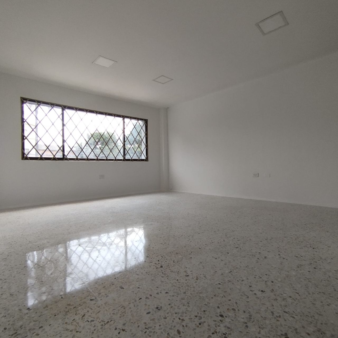 Oficina en arriendo Valle Del Cauca Cali 3 De Julio 22 m2 Habitaciones 0 Baños 1 Garajes 0 Precio $1700000