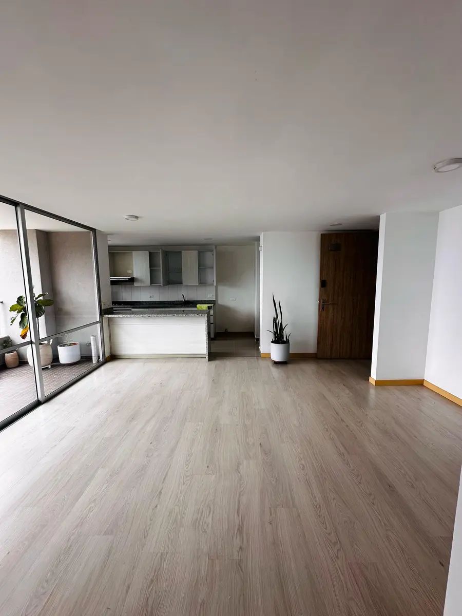 Apartamento en arriendo Antioquia Itagüí Los Naranjos 97 m2 Habitaciones 3 Baños 2 Garajes 1 Precio $2300000