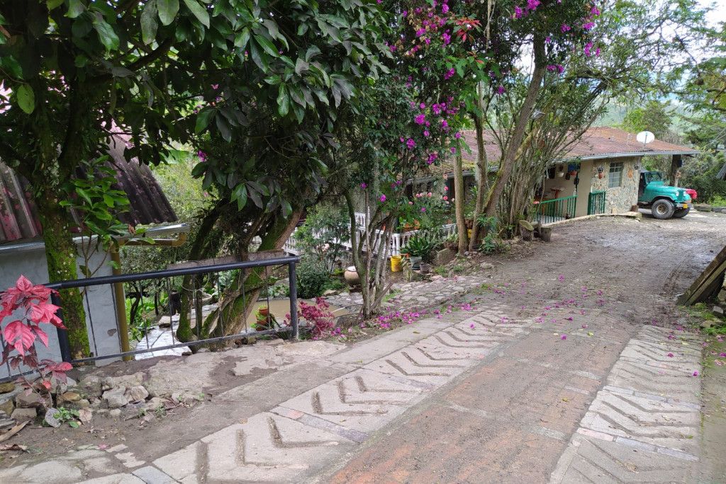 Finca en venta Cundinamarca Caqueza Caqueza 13600 m2 Habitaciones 11 Baños 6 Garajes 0 Precio $650000000