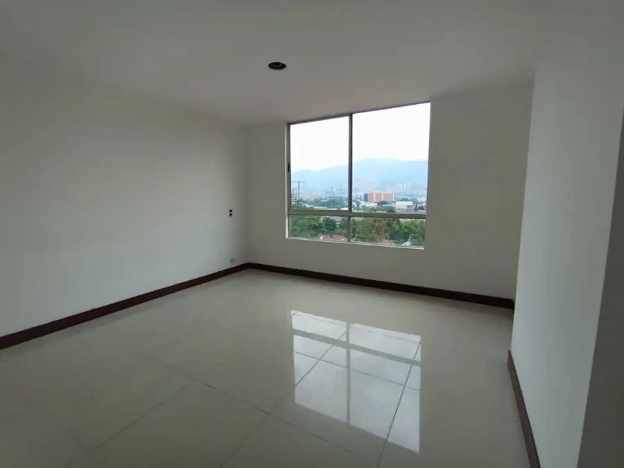 Apartamento en arriendo Antioquia Itagüí San Fernando 113 m2 Habitaciones 3 Baños 4 Garajes 1 Precio $2600000