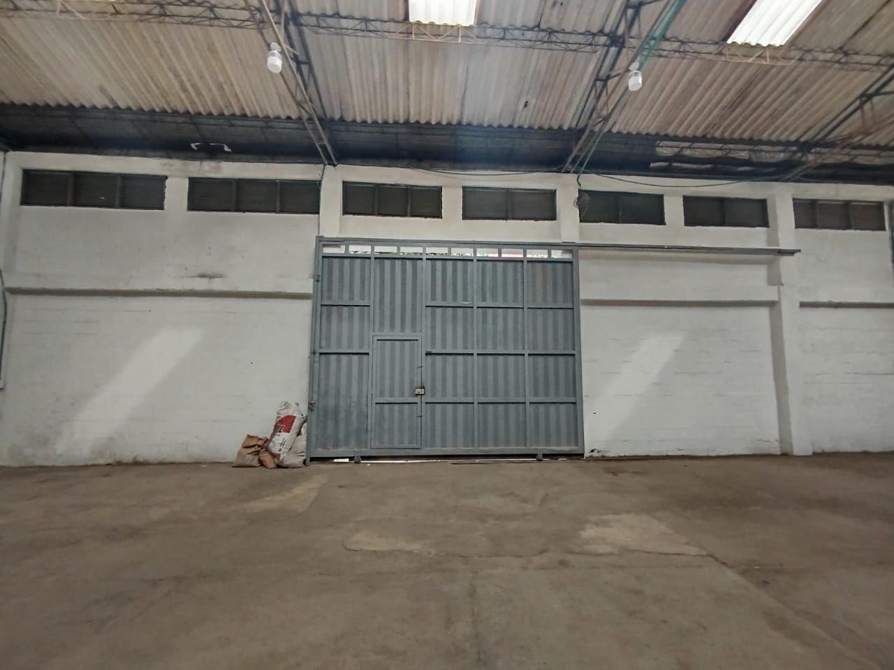 Bodega en arriendo Antioquia Itagüí San Pío X 300 m2 Habitaciones 0 Baños 3 Garajes 0 Precio $15000000