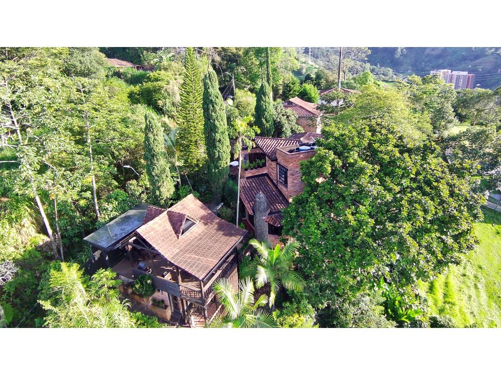 Casa Campestre en venta Antioquia Envigado La Mina 235 m2 Habitaciones 3 Baños 3 Garajes 2 Precio $1590000000