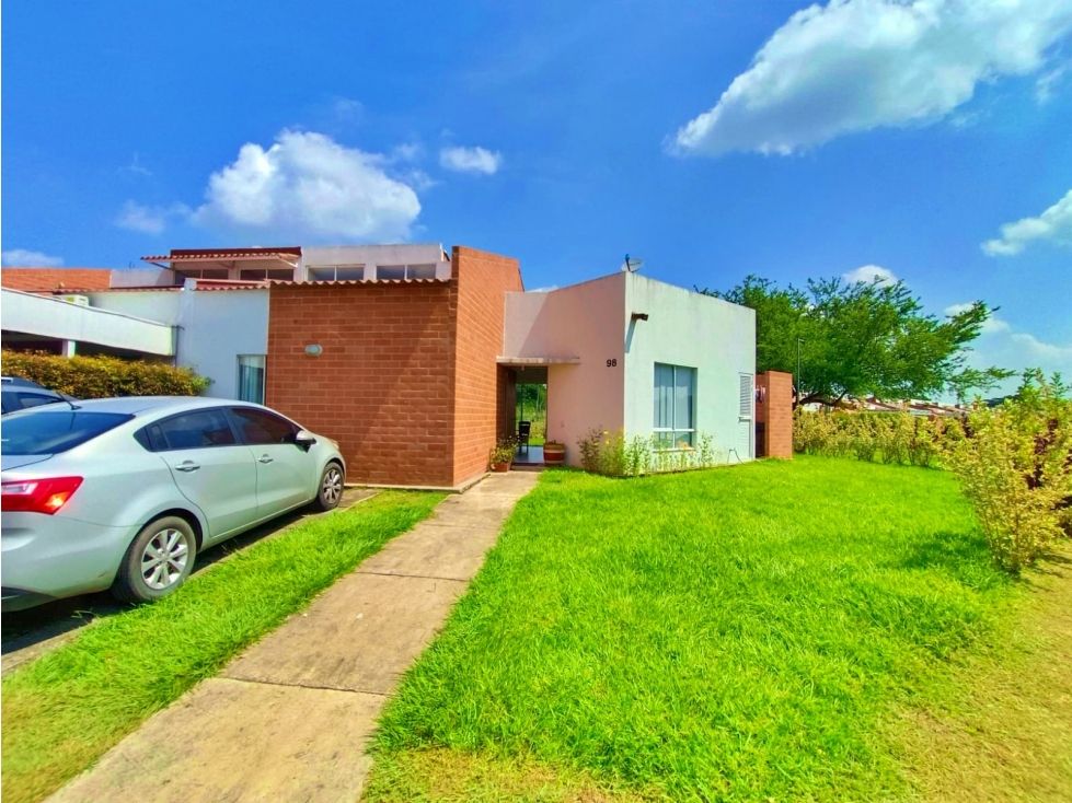 Casa en venta Valle Del Cauca Jamundí Cn Solares De La Morada Et I 338 m2 Habitaciones 3 Baños 2 Garajes 3 Precio $560000000