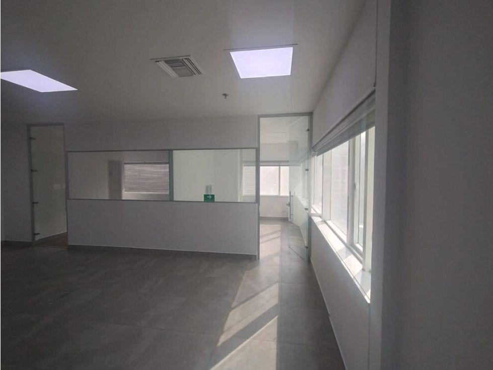 Oficina en arriendo Antioquia Medellín Villa Carlota 97 m2 Habitaciones 0 Baños 2 Garajes 1 Precio $9500000