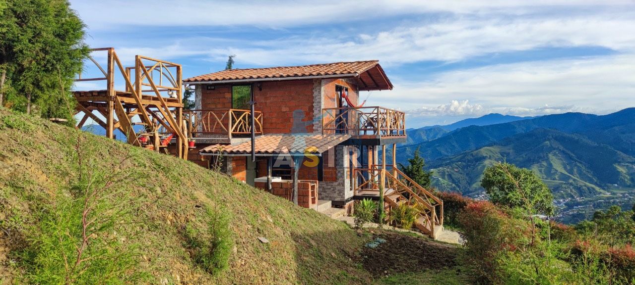 Apartaestudio en arriendo Antioquia Medellín Villanueva 55 m2 Habitaciones 1 Baños 2 Garajes 0 Precio $3000000