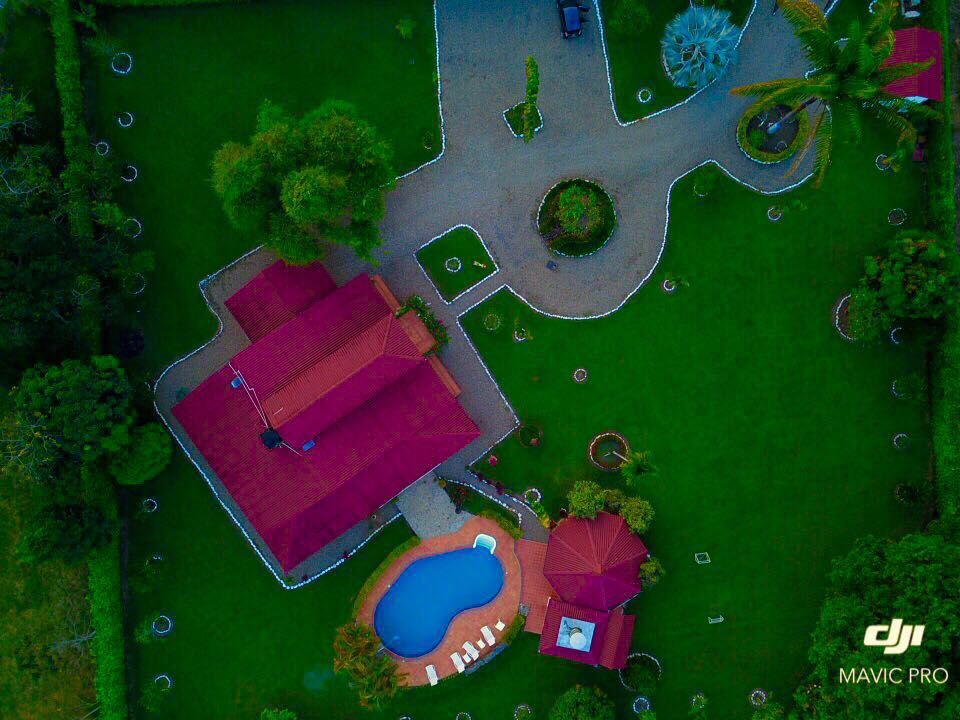 Casa Campestre en arriendo o venta Meta Villavicencio Br Rincon Del Buque 543 m2 Habitaciones 4 Baños 6 Garajes 6 Precio venta $950000000 Precio arriendo $2500000