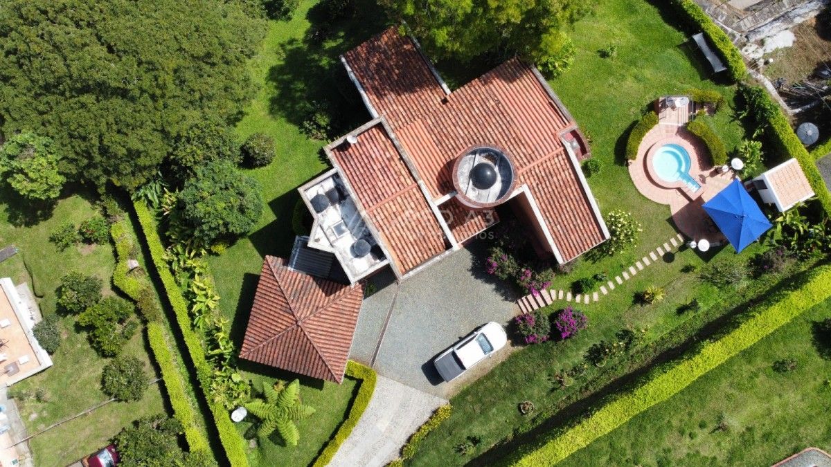 Casa en venta Risaralda Pereira Pereira 284 m2 Habitaciones 5 Baños 5 Garajes 6 Precio $1450000000