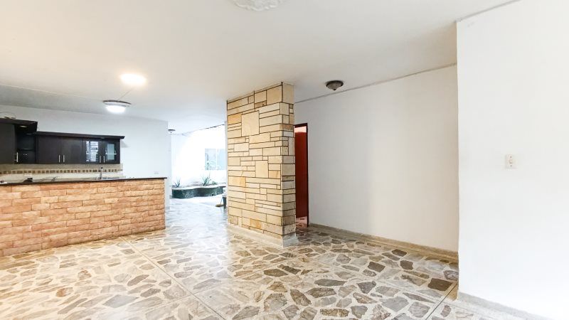 Casa en arriendo Antioquia Medellín La Castellana 140 m2 Habitaciones 4 Baños 2 Garajes 0 Precio $3100000