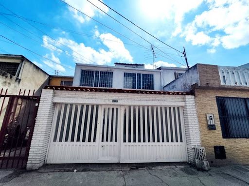 Casa en arriendo Cundinamarca Bogotá Villa Del Rio 136 m2 Habitaciones 3 Baños 2 Garajes 1 Precio $2100000