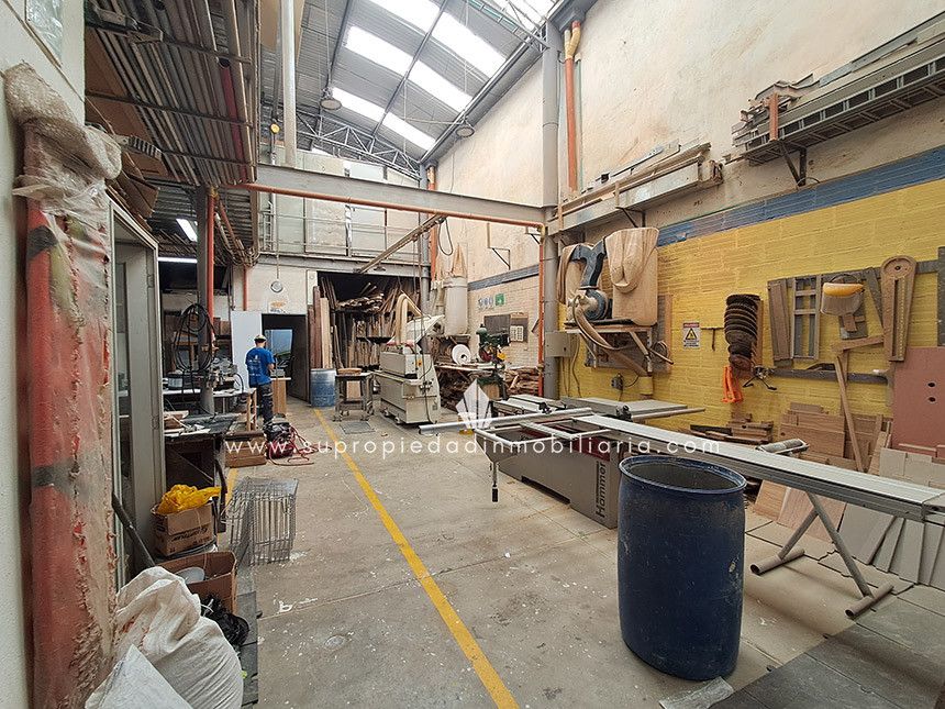 Bodega en arriendo Antioquia Medellín La America 261 m2 Habitaciones 0 Baños 1 Garajes 0 Precio $8200000