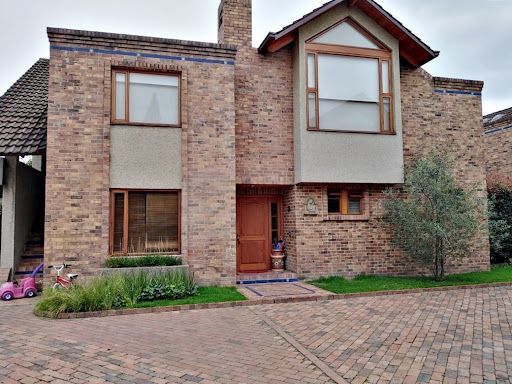 Casa en venta Cundinamarca Bogotá San José De Bavaria 350 m2 Habitaciones 4 Baños 5 Garajes 2 Precio $2200000000