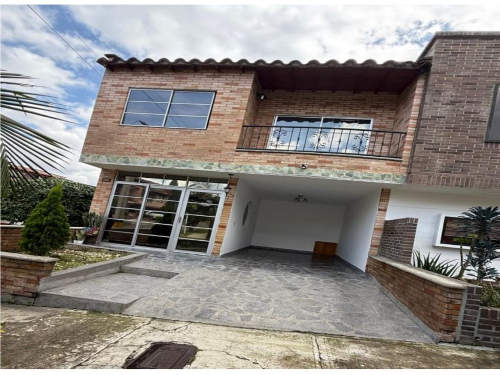 Casa en arriendo Antioquia La Estrella Las Brisas 180 m2 Habitaciones 3 Baños 2 Garajes 1 Precio $5000000