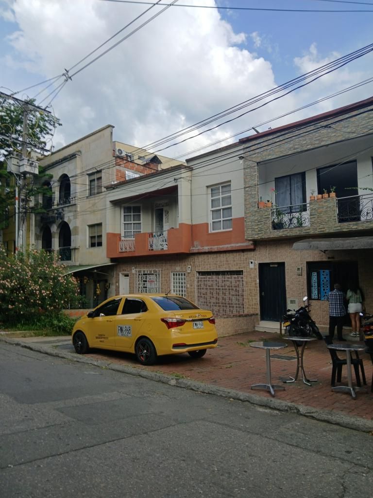 Casa en arriendo Antioquia Medellín Bolivariana 260 m2 Habitaciones 6 Baños 4 Garajes 0 Precio $4000000