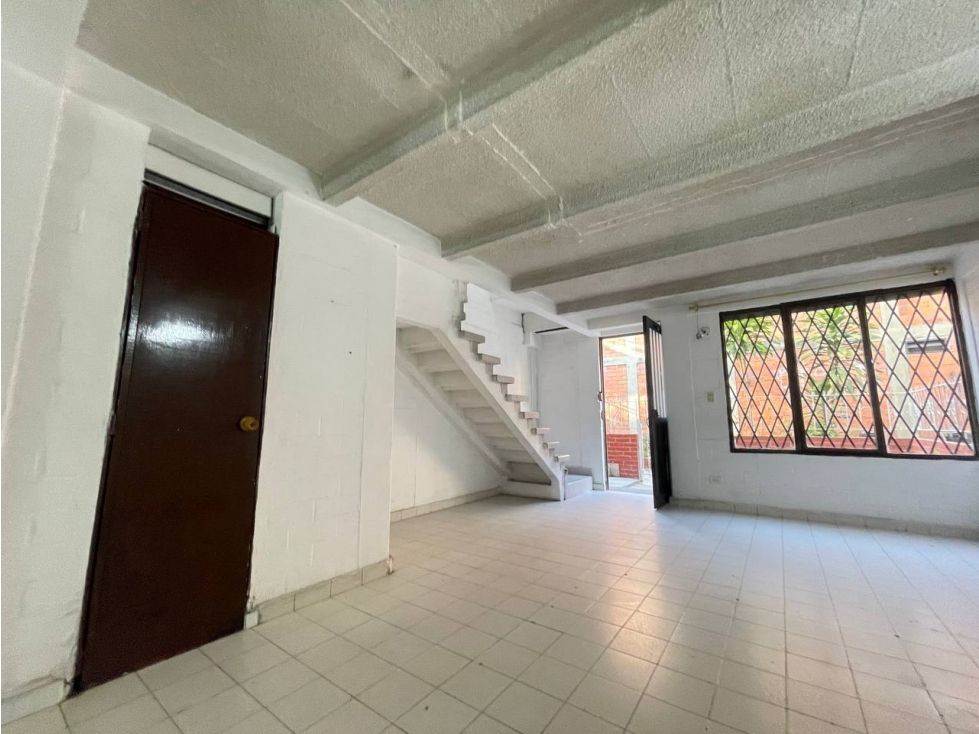 Casa en arriendo Valle Del Cauca Cali Sector Transito Municipal 61 m2 Habitaciones 2 Baños 2 Garajes 1 Precio $1100000