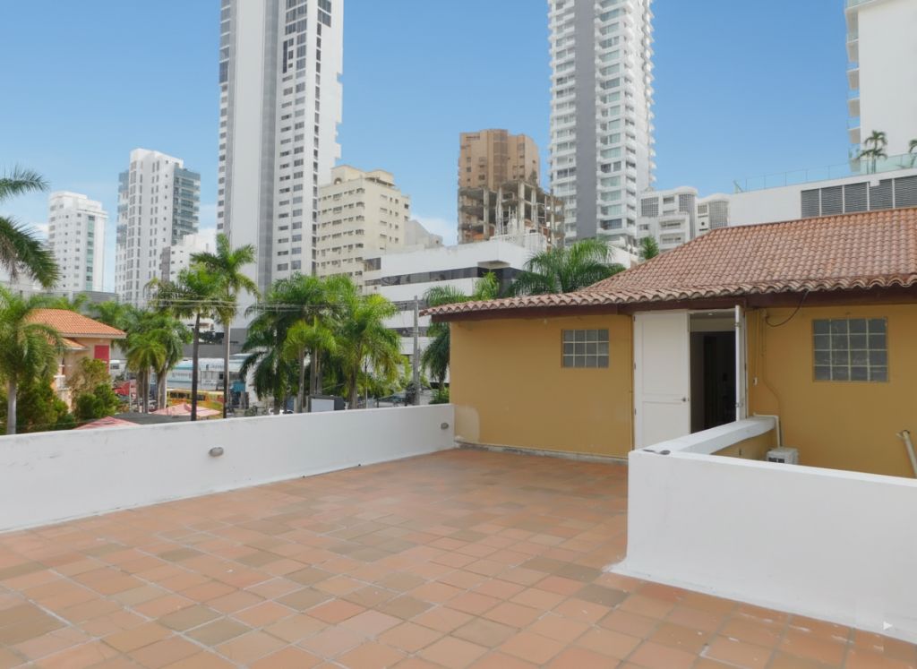 Local en arriendo Bolívar Cartagena Boca Grande 305 m2 Habitaciones 0 Baños 3 Garajes 0 Precio $11808750