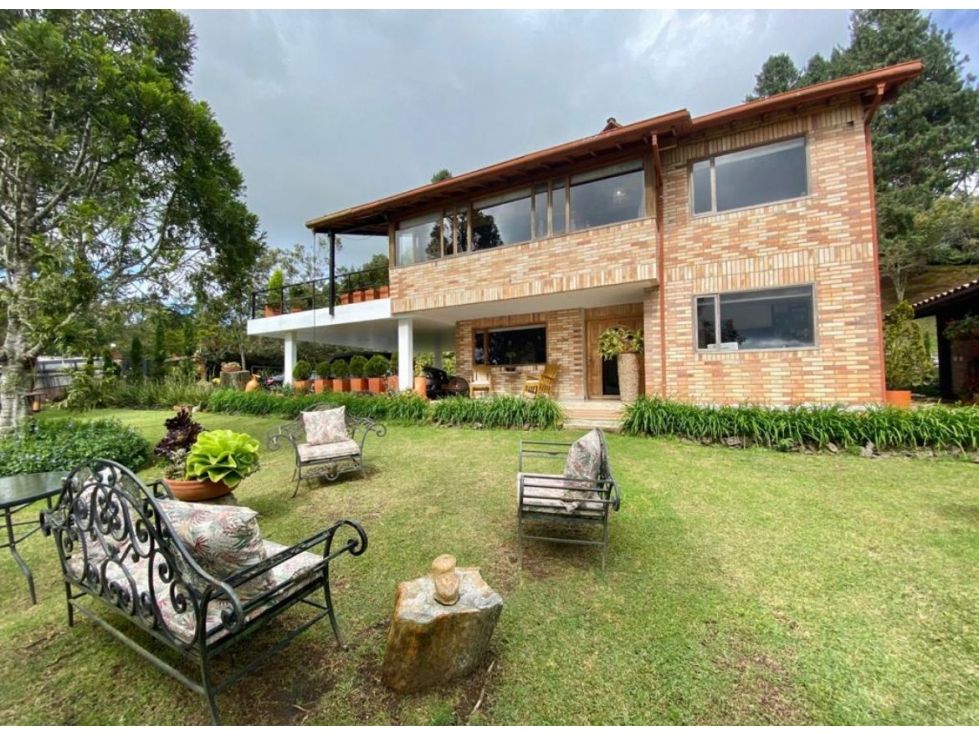 Casa en arriendo Antioquia Medellín Asomadera No1 400 m2 Habitaciones 6 Baños 7 Garajes 6 Precio $25000000