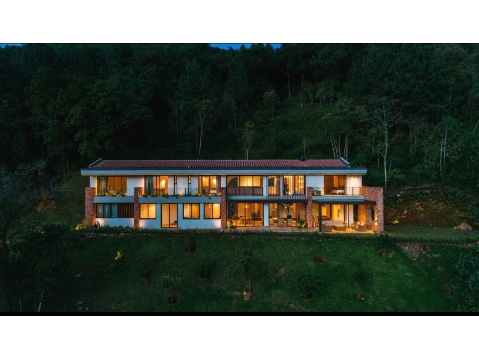 Casa en arriendo Antioquia Medellín Las Palmas 765 m2 Habitaciones 6 Baños 6 Garajes 2 Precio $45000000