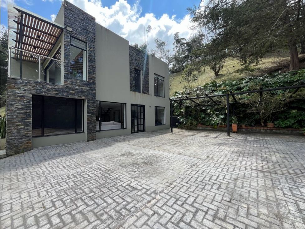 Casa en arriendo Antioquia Rionegro Ub Senderos De Quirama 180 m2 Habitaciones 5 Baños 3 Garajes 8 Precio $12000000