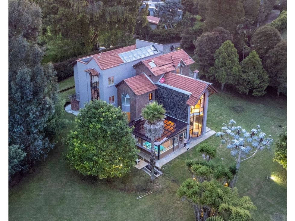 Casa en arriendo Antioquia Envigado Envigado 750 m2 Habitaciones 6 Baños 9 Garajes 4 Precio $32000000