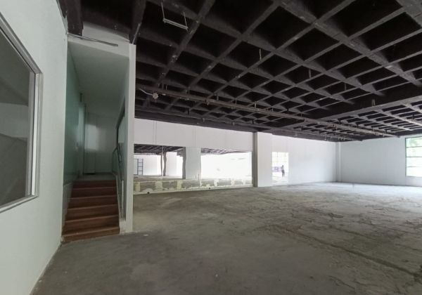 Bodega en arriendo Antioquia Medellín Florida Nueva 800 m2 Habitaciones 0 Baños 3 Garajes 1 Precio $45000000