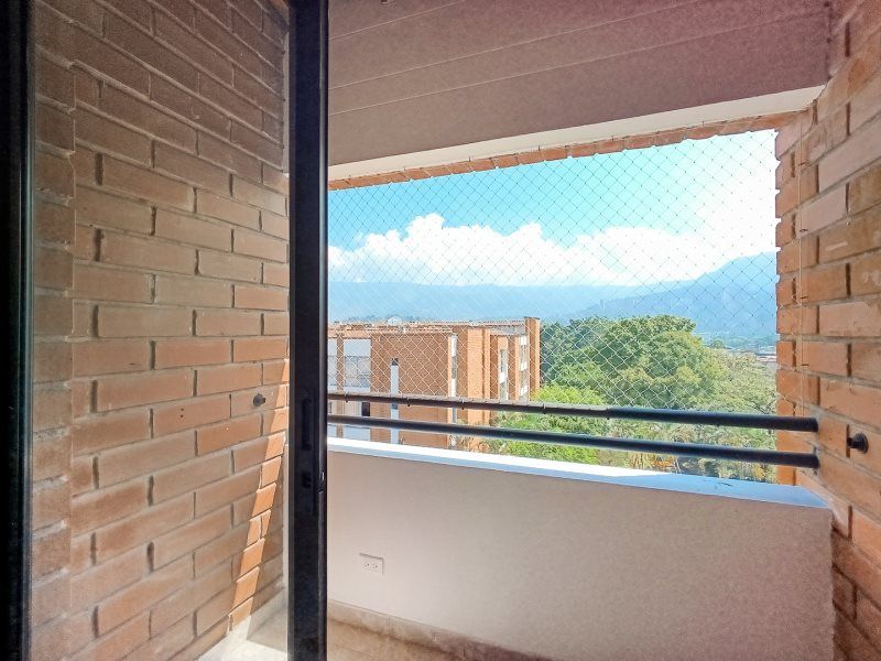 Apartamento en arriendo Antioquia Medellín Granada 80 m2 Habitaciones 2 Baños 2 Garajes 0 Precio $2000000