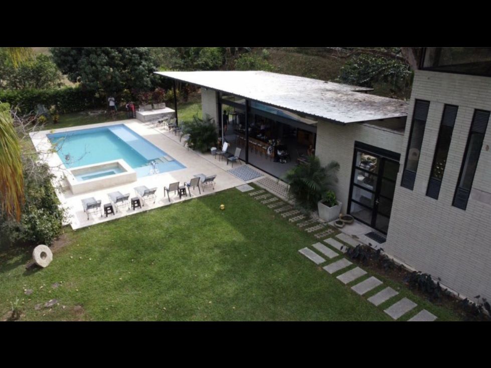 Casa Campestre en venta Antioquia Santafé De Antioquia Santafé De Antioquia 260 m2 Habitaciones 4 Baños 5 Garajes 6 Precio $1050000000