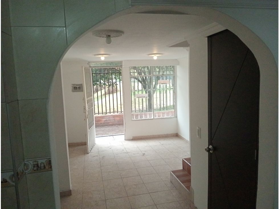 Casa en venta Cundinamarca Bogotá El Ensueño 75 m2 Habitaciones 3 Baños 2 Garajes 0 Precio $230000000