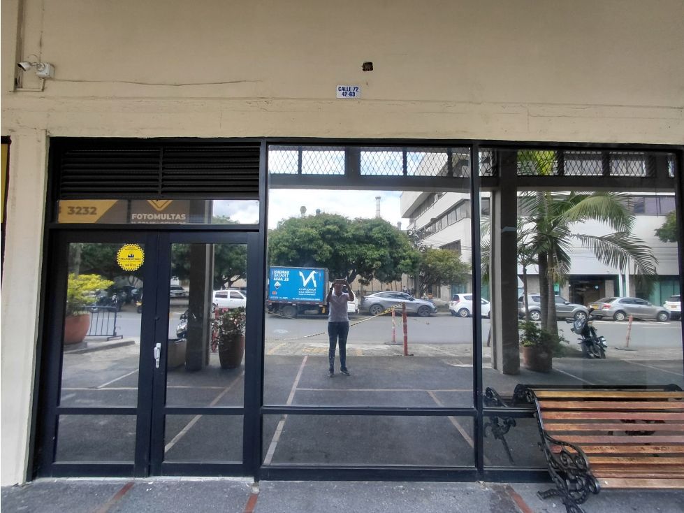 Local en arriendo Antioquia Itagüí La Esmeralda 87 m2 Habitaciones 0 Baños 2 Garajes 0 Precio $5700000