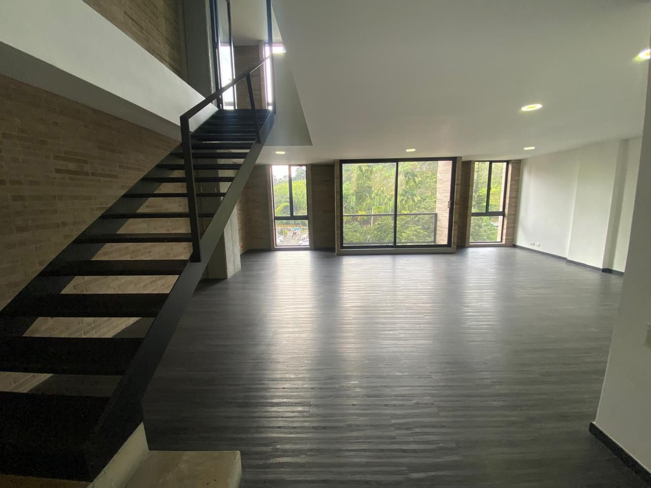 Oficina en venta Antioquia Medellín Las Lomas No1 145 m2 Habitaciones 0 Baños 2 Garajes 2 Precio $1580000000