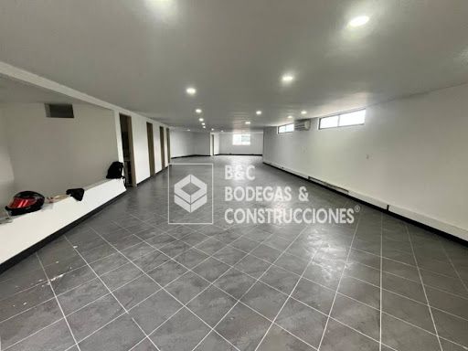 Bodega en arriendo Antioquia La Estrella Ancón San Martín 195 m2 Habitaciones 0 Baños 8 Garajes 4 Precio $4000000